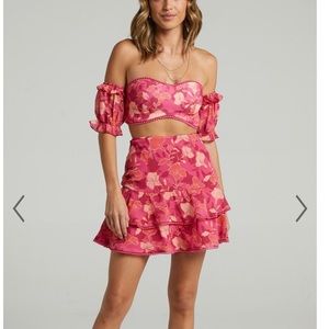 Showpo Small FINAL RESORT TWO PIECE SET IN BERRY FLORAL